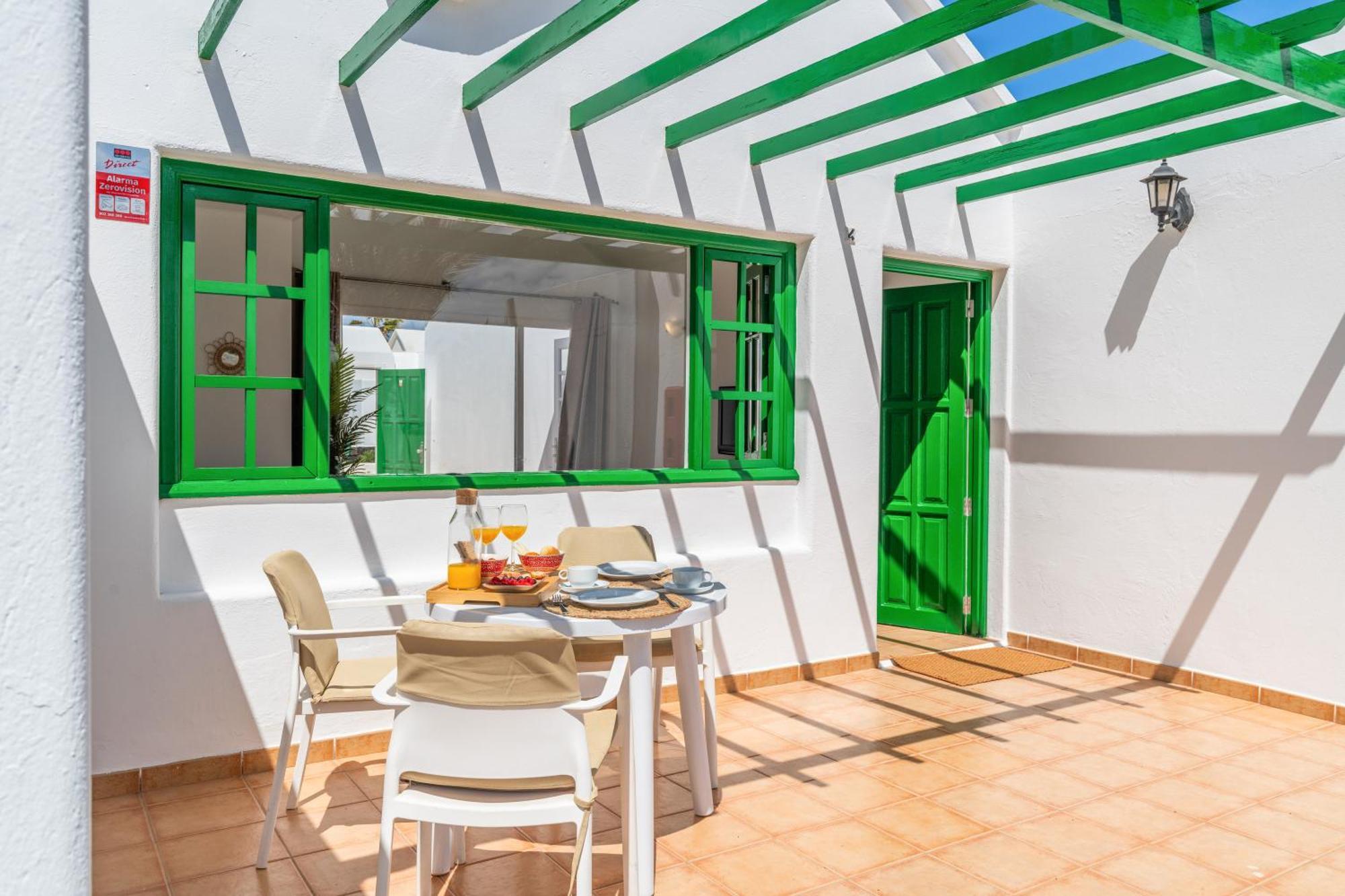 Bungalow Alma Ocean View Puerto del Carmen  Room photo